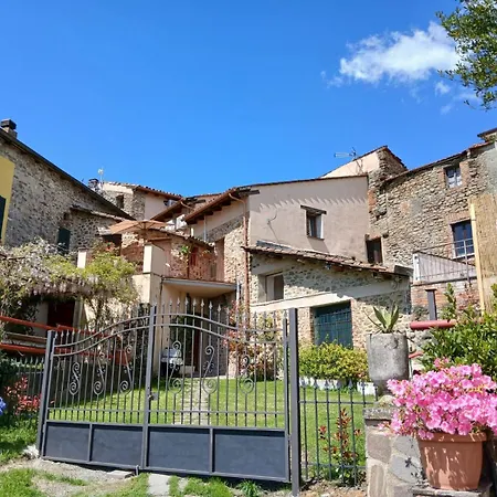 Palazzo Vescia Olivola (Massa and Carrara)