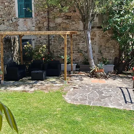 Palazzo Vescia Farm stay Olivola (Massa and Carrara)